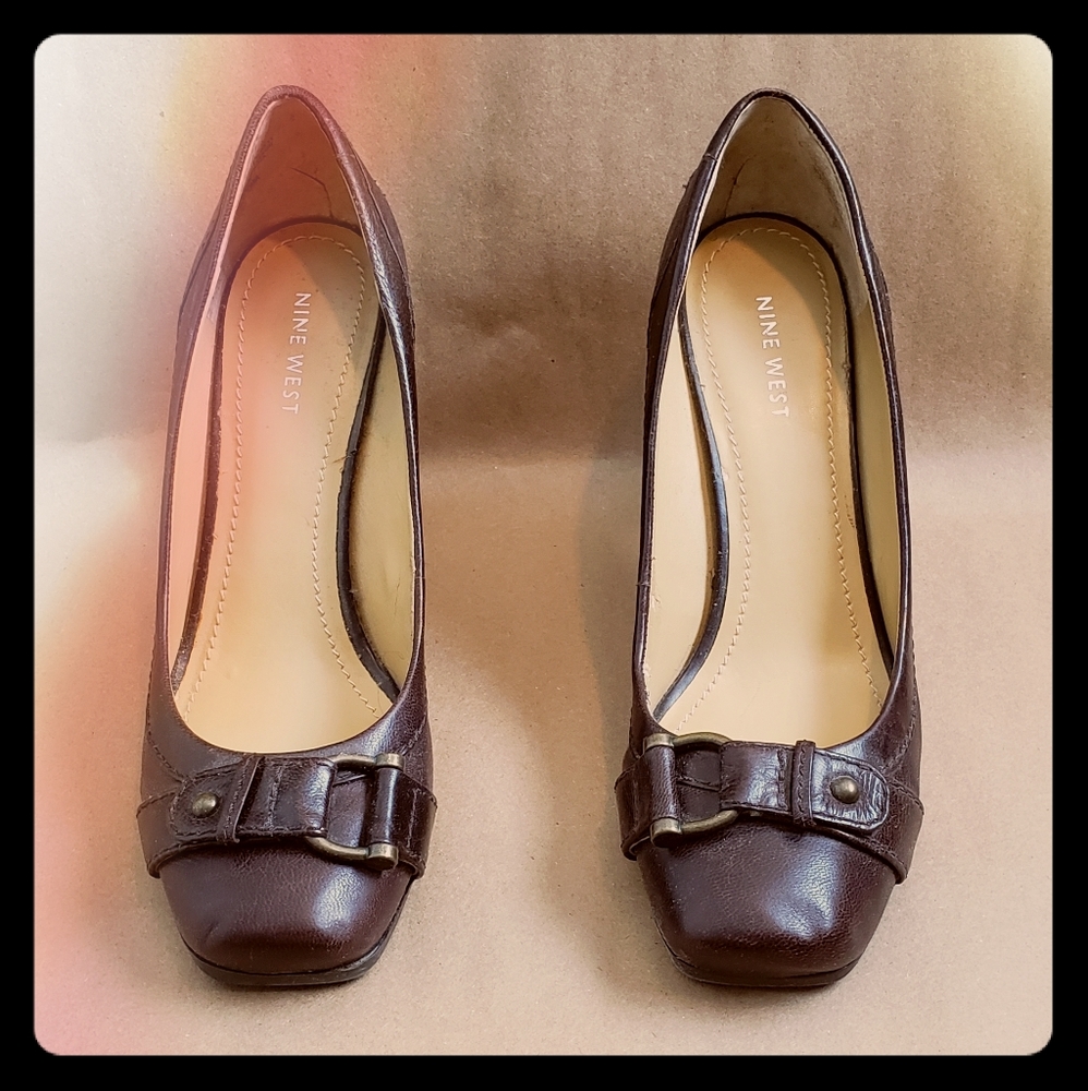 Chocolate brown leather NINE WEST heels